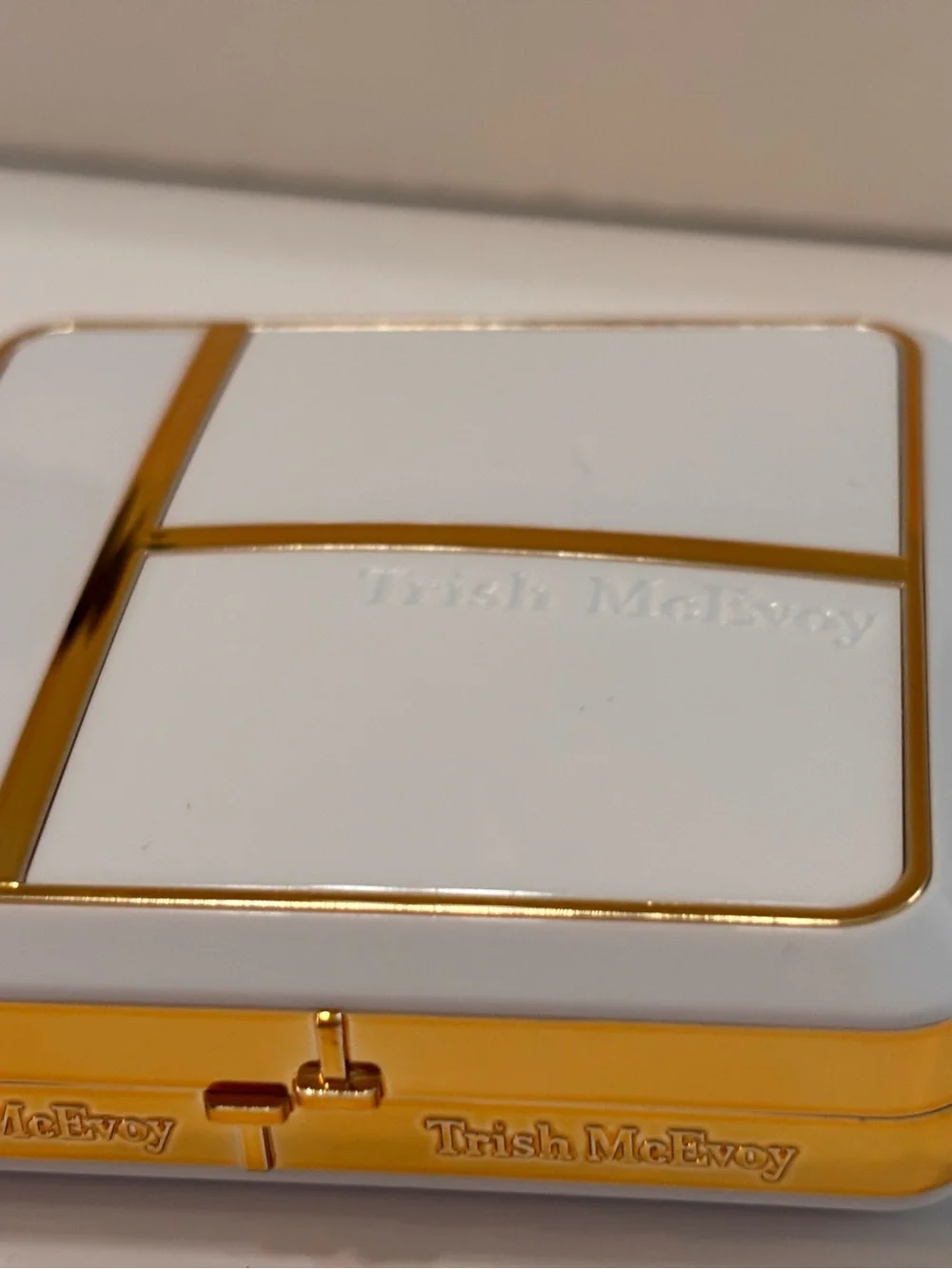 Trish McEvoy dual bronzer